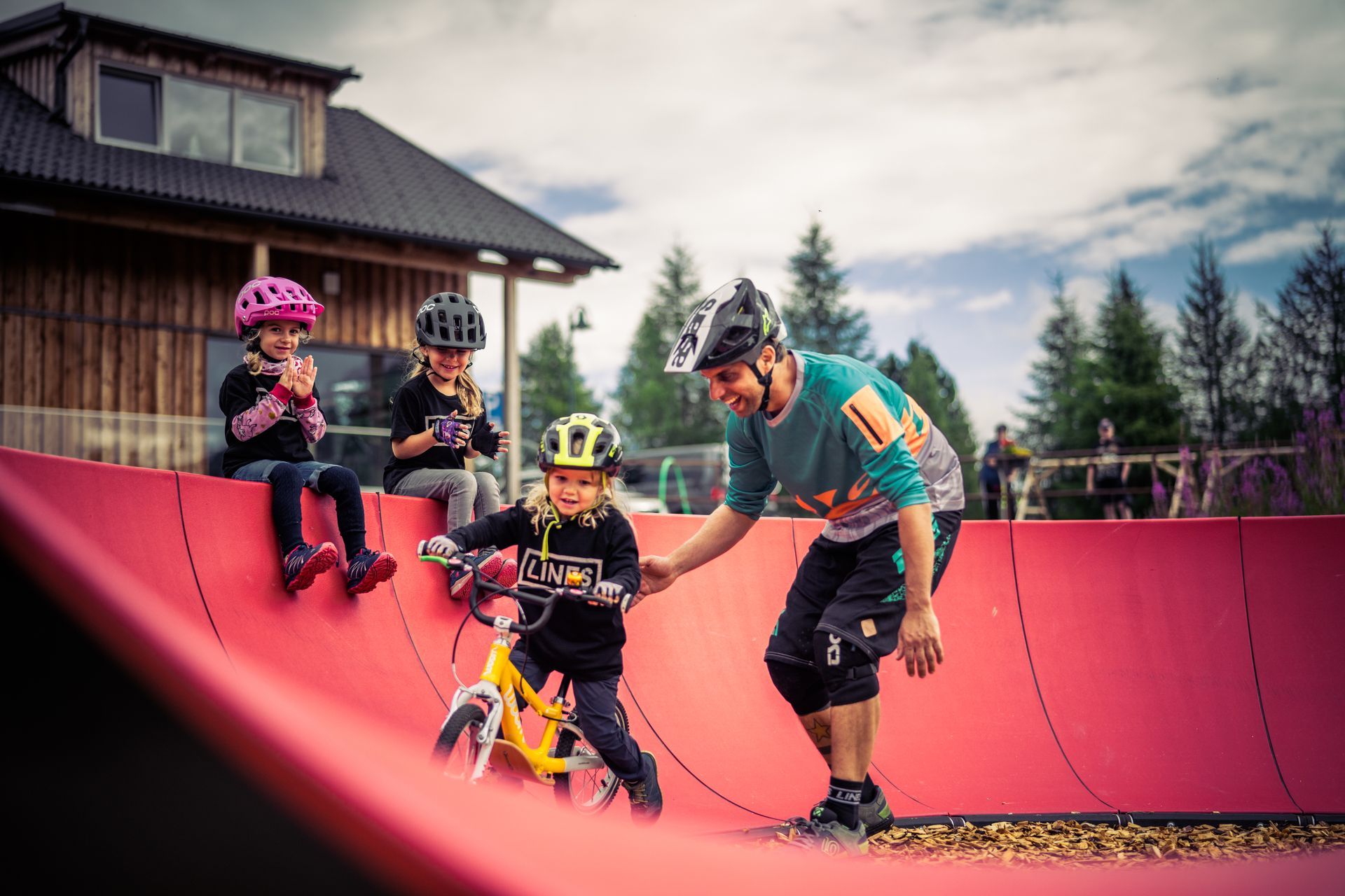 Kind auf Mountainbike Turracher Höhe