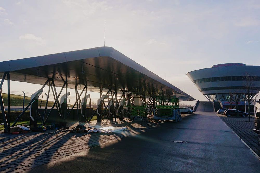 dachbau-stassfurt-porsche-ladestation-leipzig
