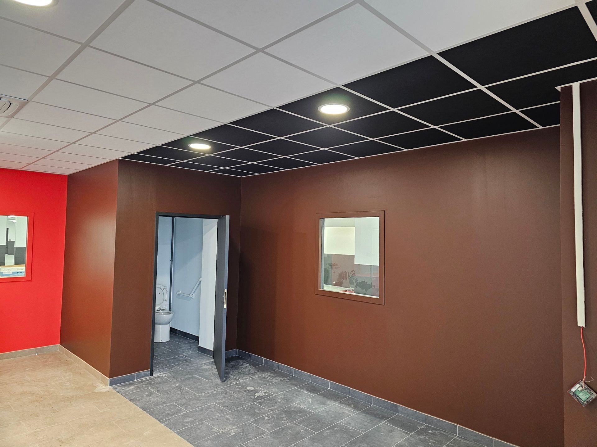 Murs peints en marron