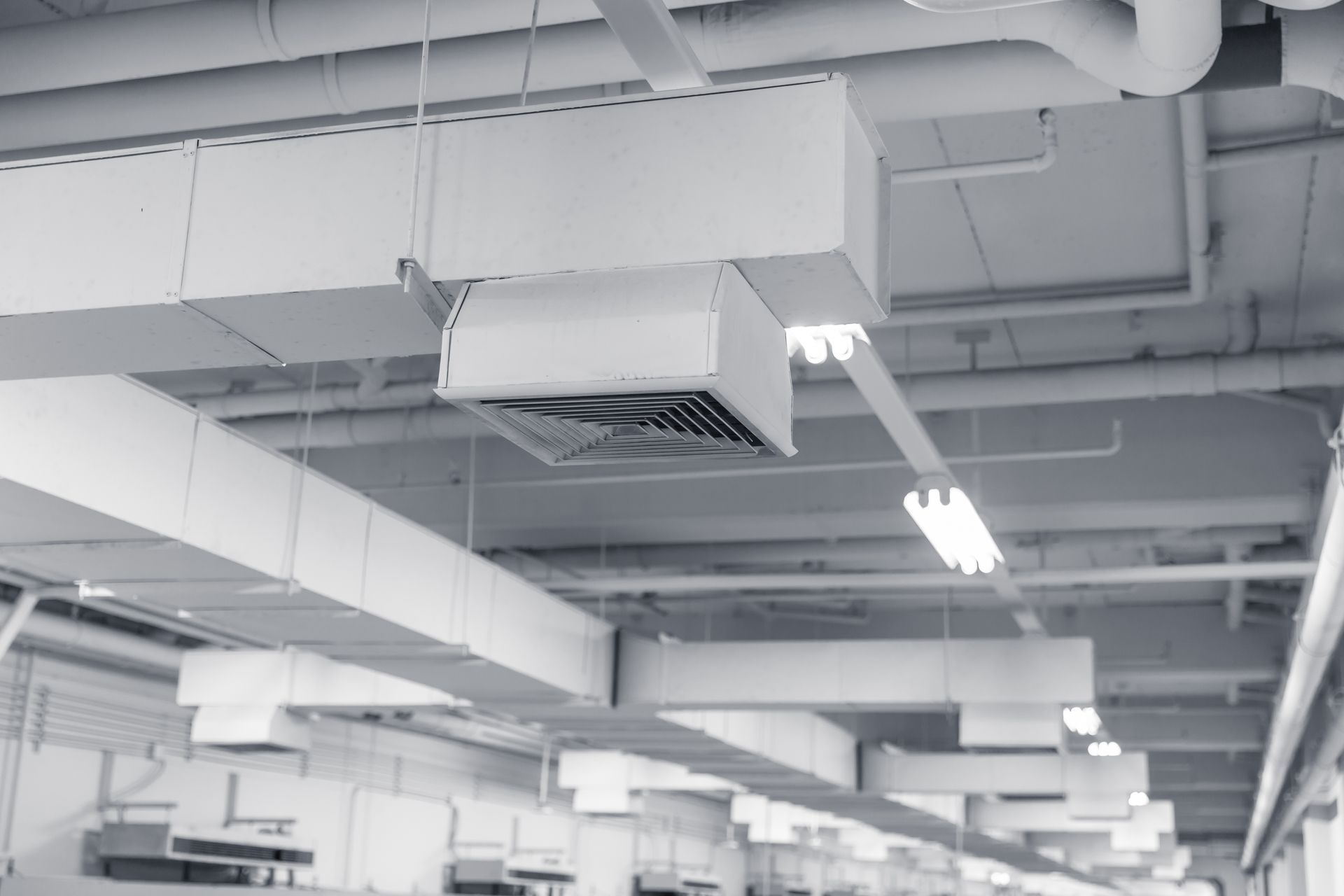 Système de ventilation industrielle avec grilles