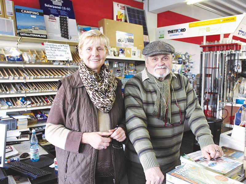 Ladeneigentümer und Ehepaar Billy