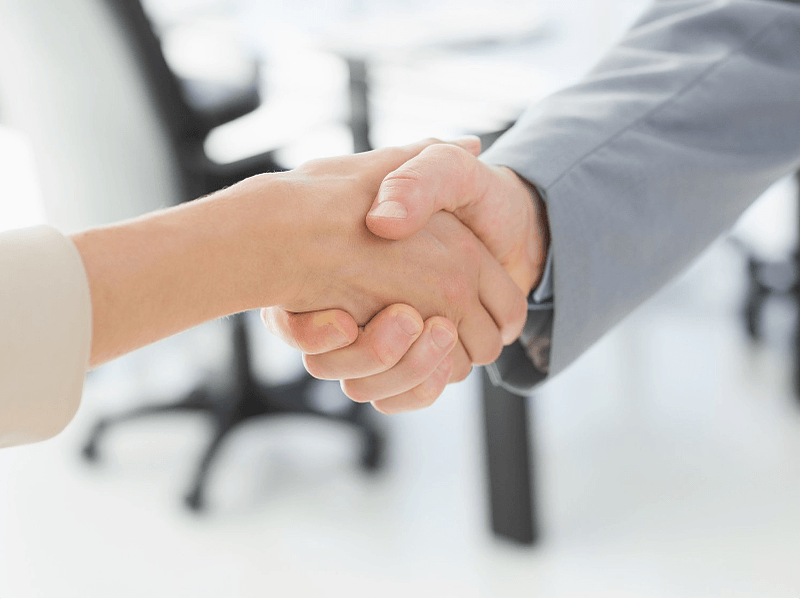 Photo d'une poignée de main