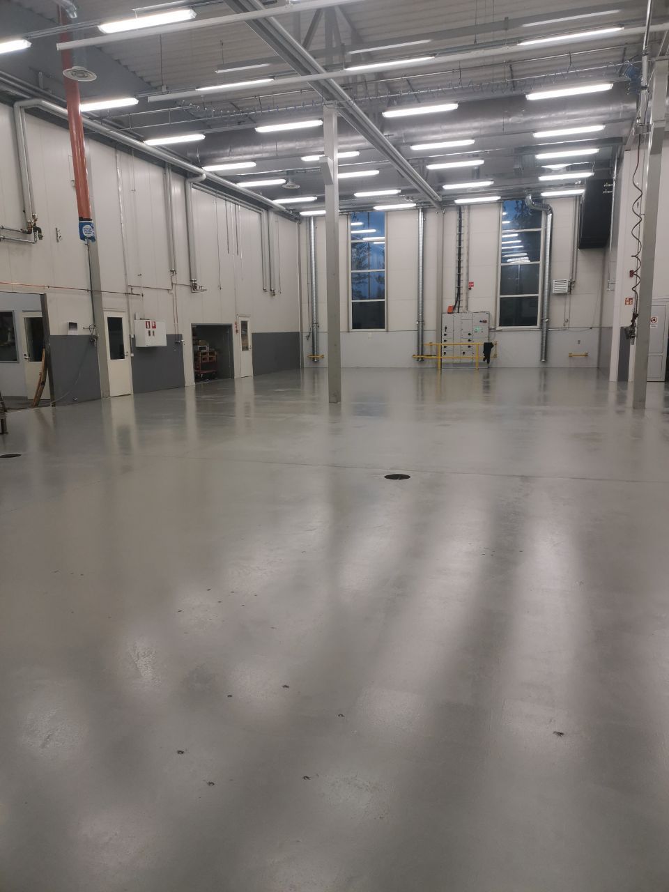 Uusi teollisuushalli