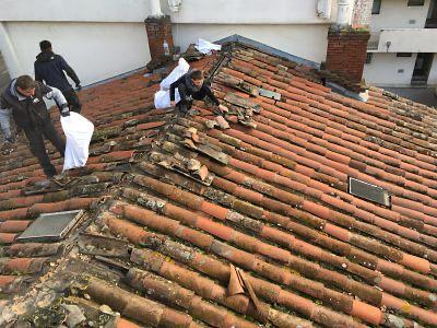 photo de chantier d'une toiture en cours de rénovation