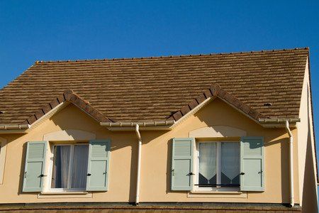façade avec pose de gouttières