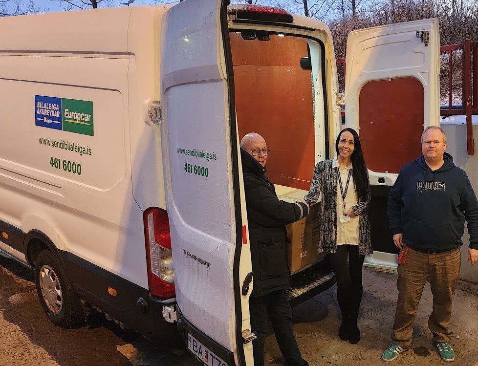 Við afhendingu húsgagna