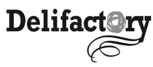 El texto negro "Delifactory" presenta un garabato circular gris en lugar de la letra "o" y un adorno caligráfico decorativo.