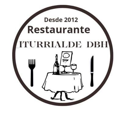 Logotipo del restaurante con mesa, utensilios, botella y texto: "Restaurante ITURRIALDE DBII desde 2012".