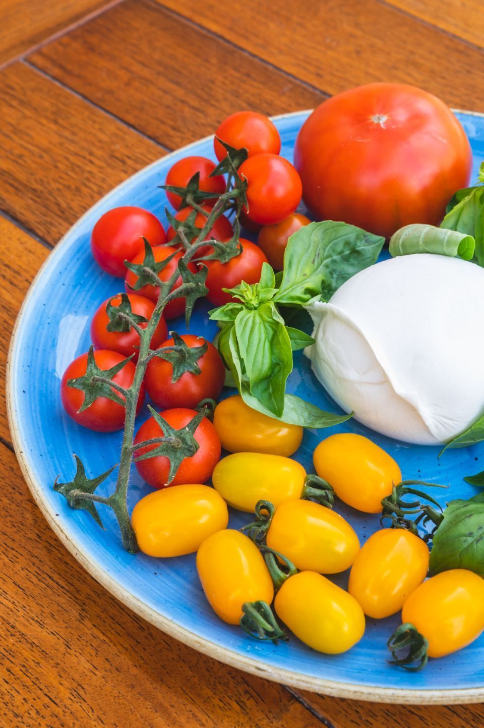 mozzarella e pomodorini gialli e rossi - Osteria Teatro Unione L'Entrecote