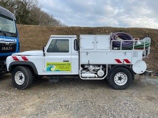 Véhicule léger d'intervention sanitaire.