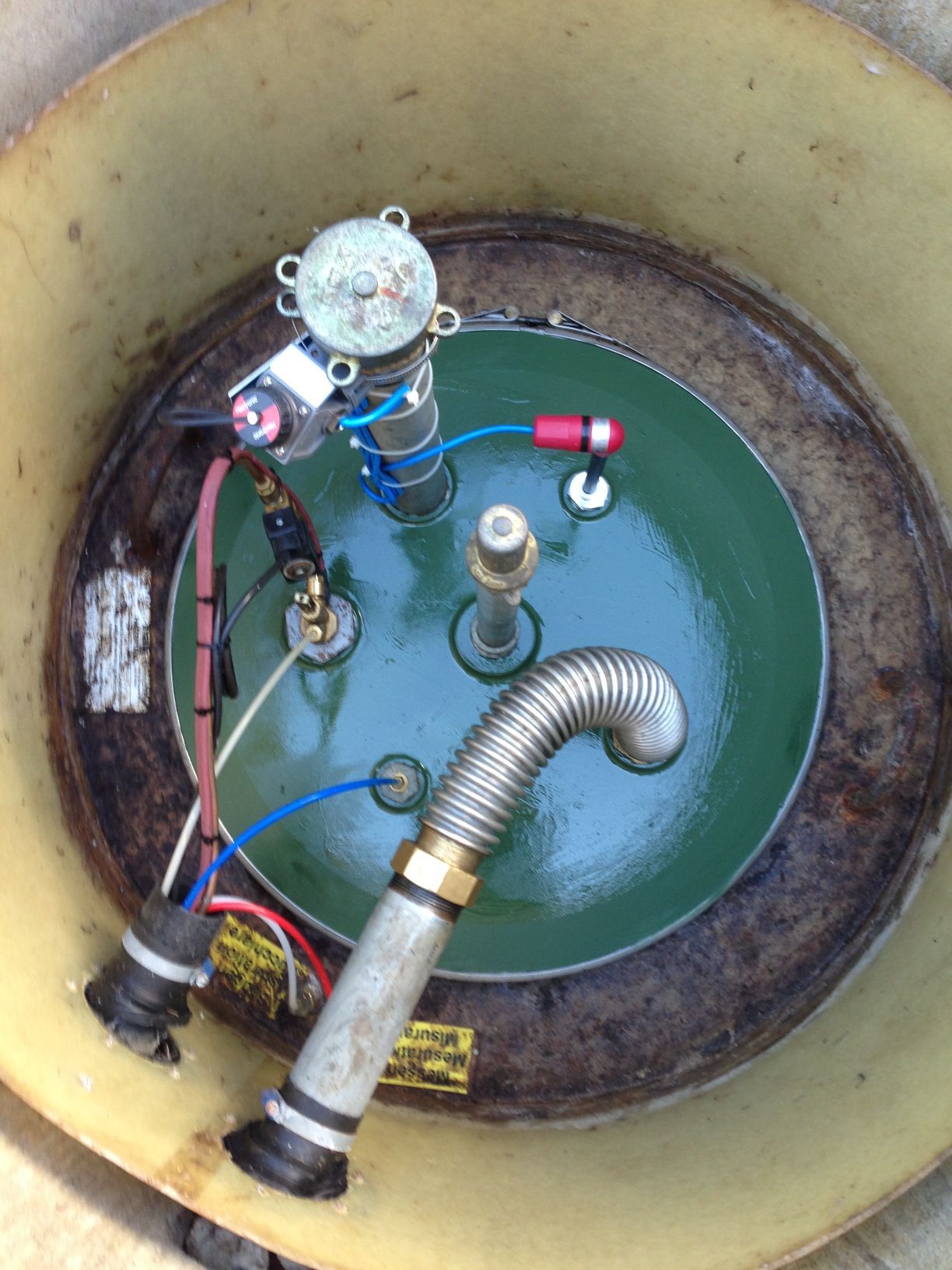 Domschacht nach Revision - Simon Wehrli Tankrevisionen GmbH in Bever