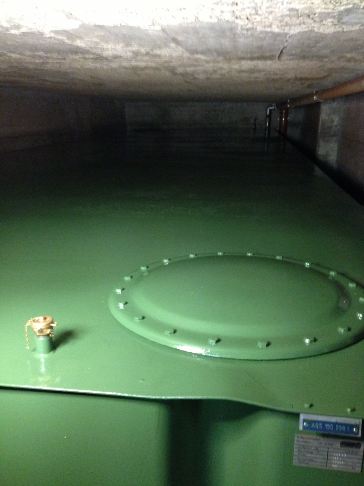 Gebäudetank aussen nach Revision - Simon Wehrli Tankrevisionen GmbH in Bever