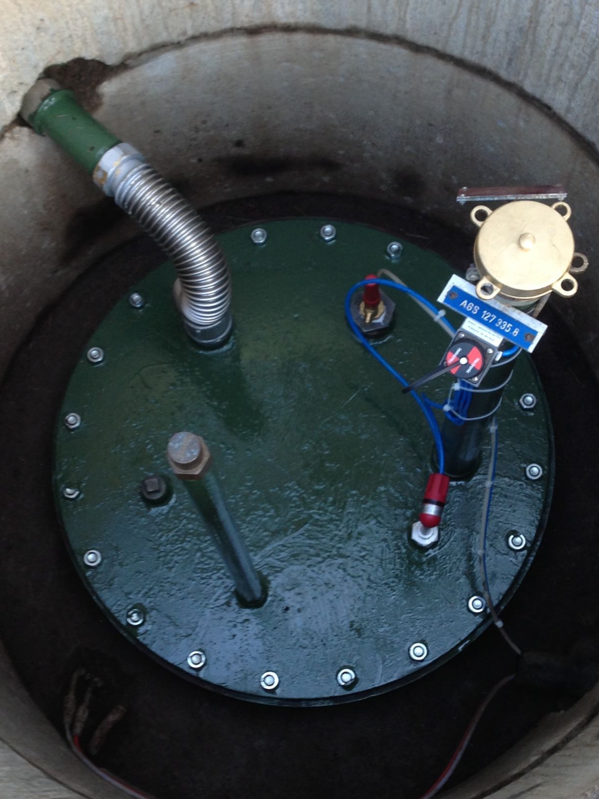 Domschacht nach Revision - Simon Wehrli Tankrevisionen GmbH in Bever