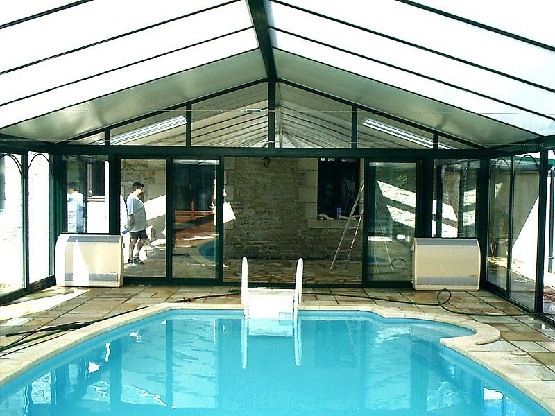 Abri de piscine couleur anthracite