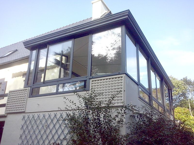 Véranda contemporaine surélévée