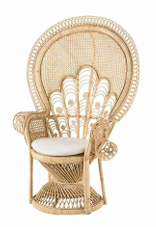 Chaise Tradition Emanuel - Modèle I, en bois finement sculpté avec un design classique et élégant, parfaite pour des événements raffinés. Location à 55,00 €.