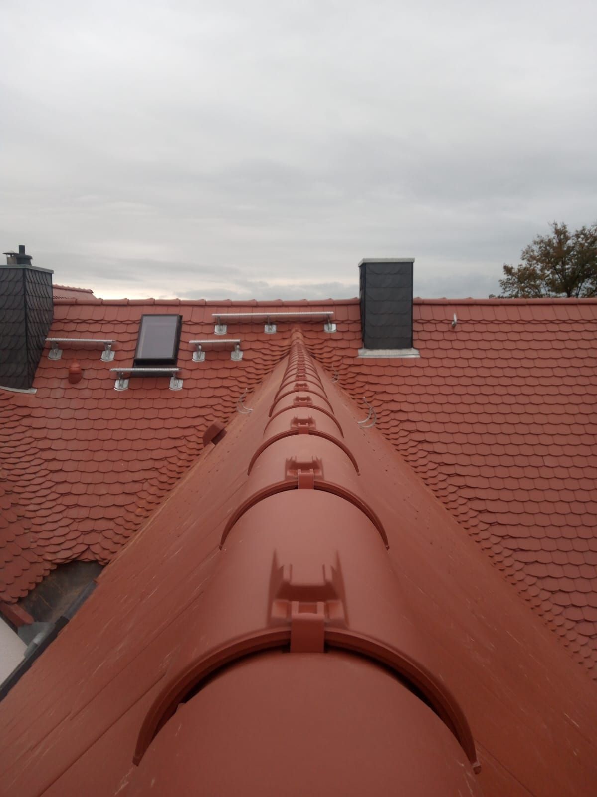 Gedecktes Dach in rot