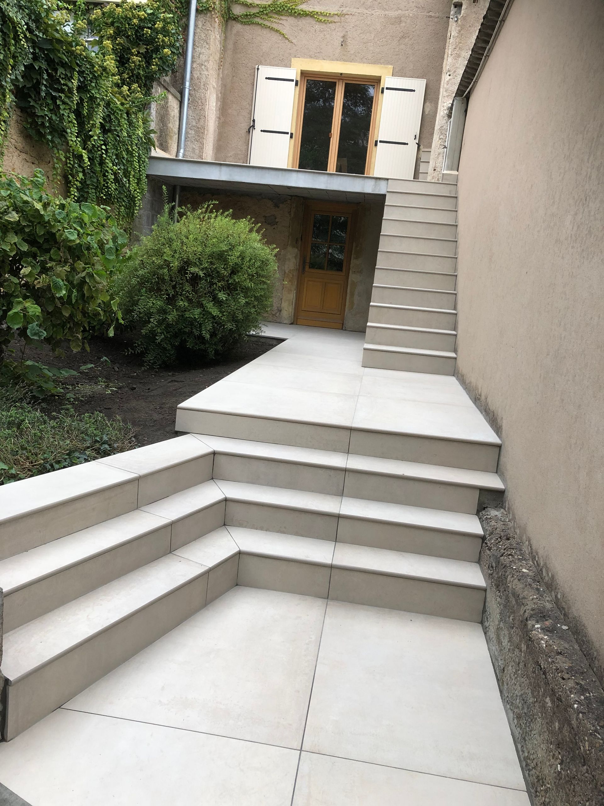 Terrasses et escaliers en carrelage exterieur