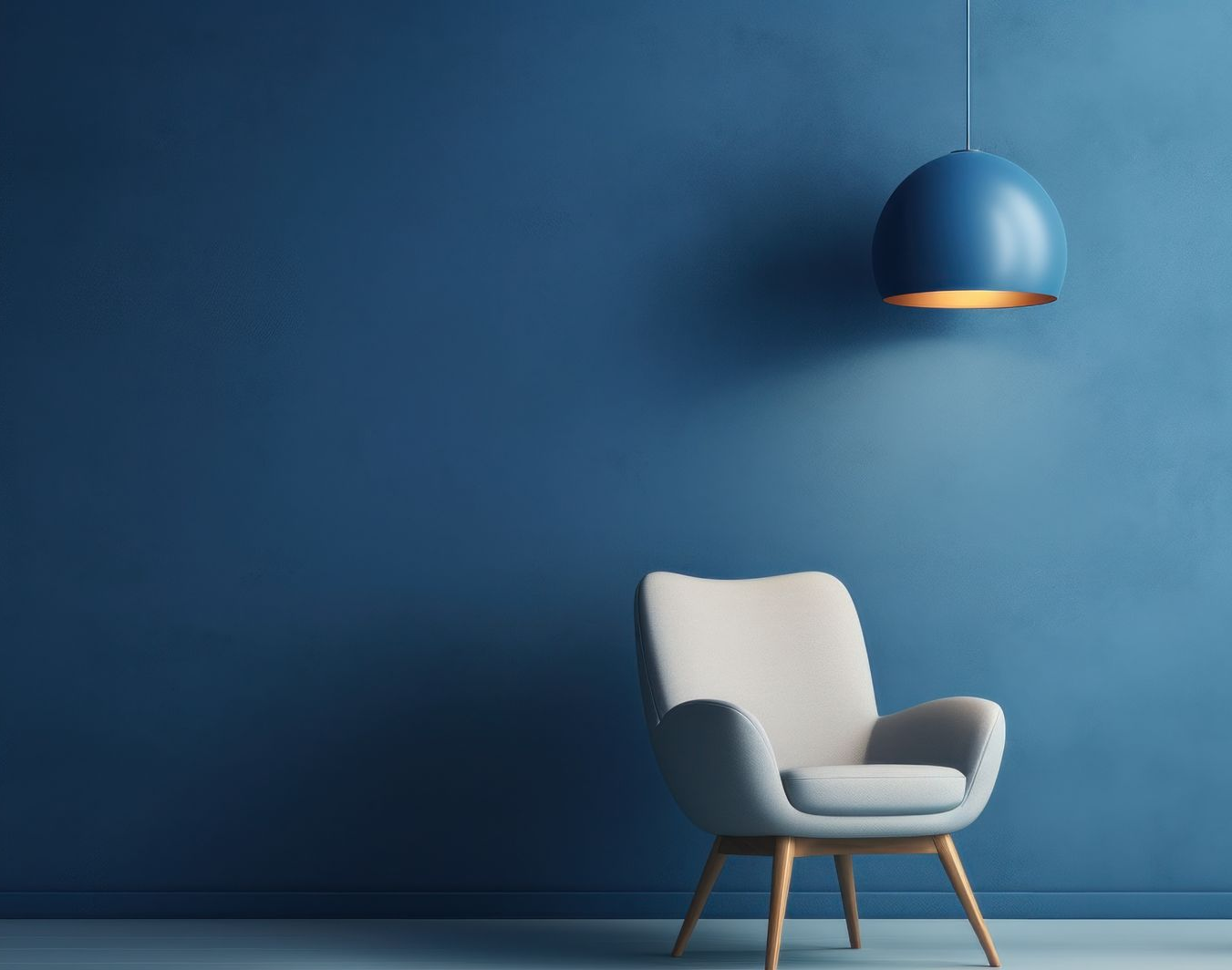 Un mur peint en bleu foncé.