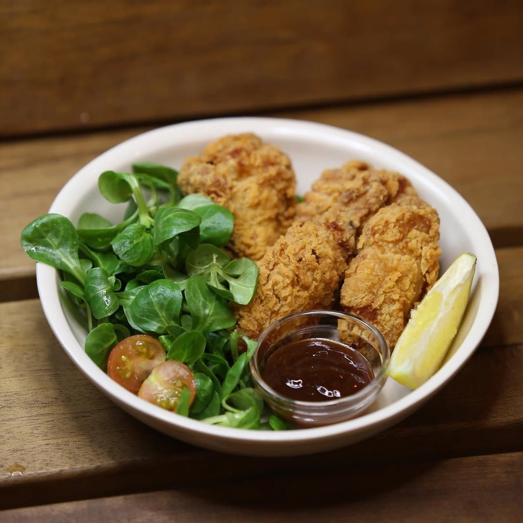 pollo frito con salsa bbq