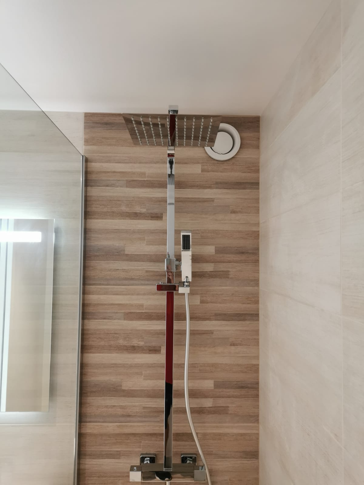 Pose d'une douche en remplacement d'une baignire