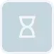 Un icono de reloj de arena blanco en un cuadrado sobre un fondo blanco.
