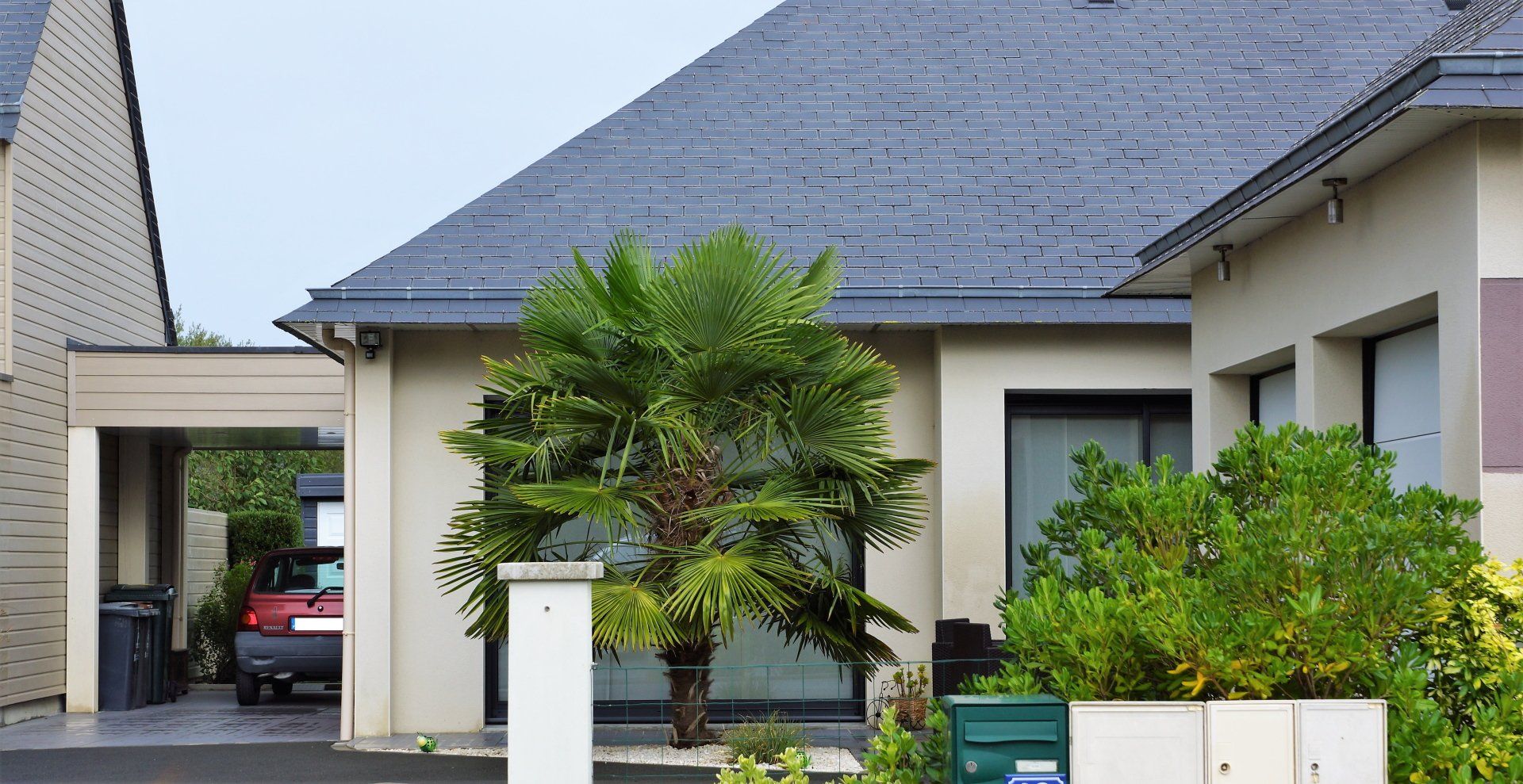 Maison plain-pied avec double garage