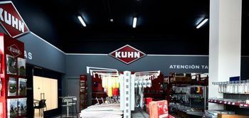 Una tienda con un cartel que dice Kuhn.