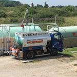 Poids lourds d'Eric raynal avec coordonnées inscrites dessus