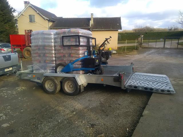 Bois emballé dans une remorque