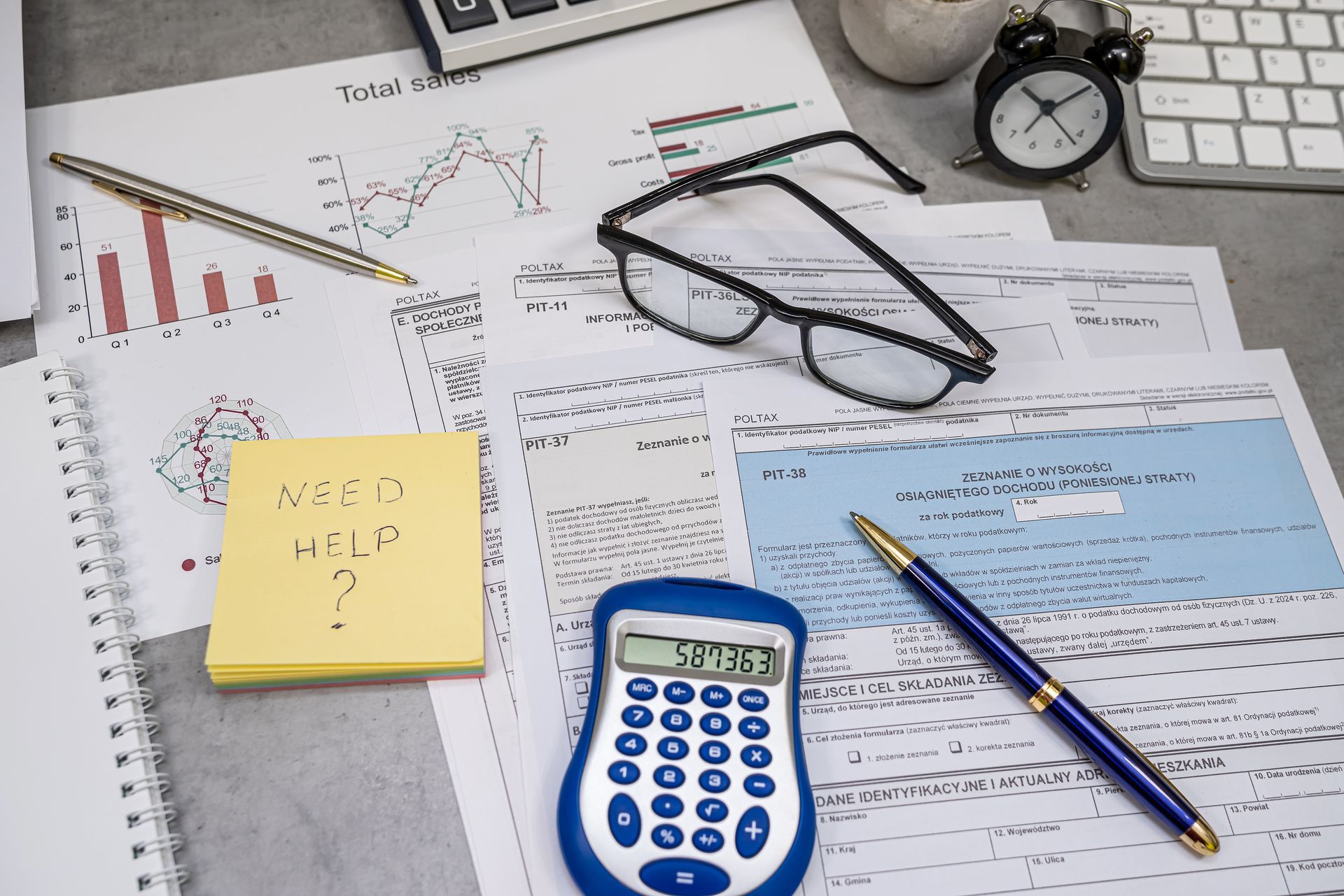 Des documents et des post-it