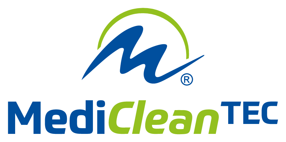 Logo für MediClean TEC: Blaues stilisiertes „M“ mit grünem Bogen darüber, „MediClean“ in Blau, „TEC“ in Grün.