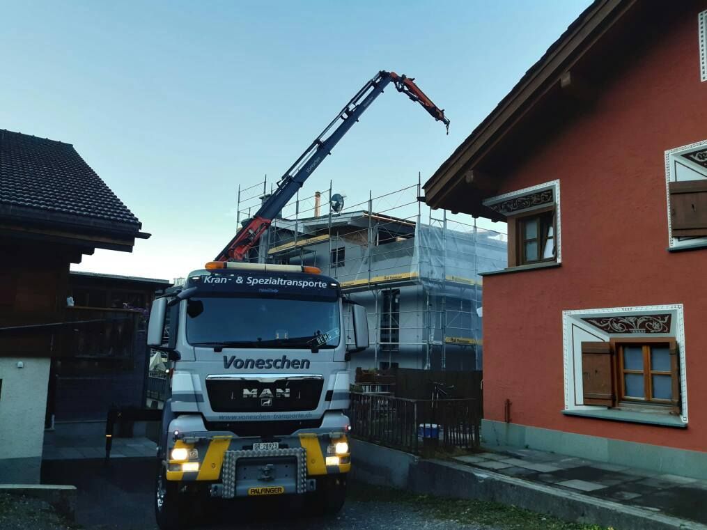 Voneschen Transporte AG Rothenbrunnen - Kranarbeiten