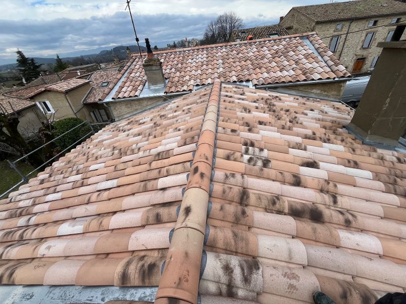 Toiture rénovée tuiles