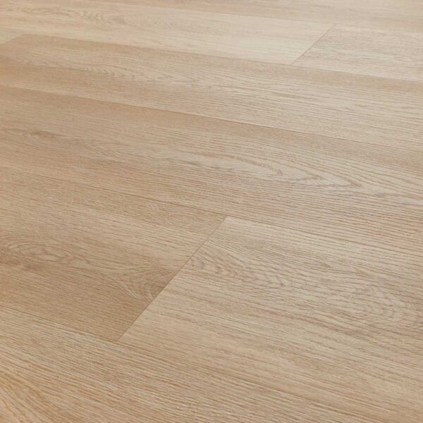 Piso de madera de color claro con detalle de veta visible.