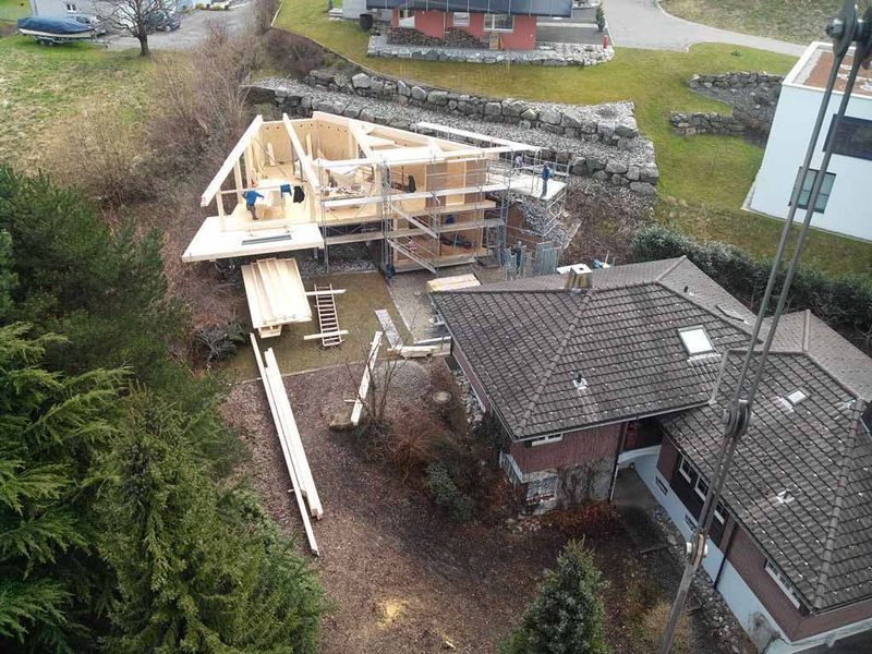 Eine Luftaufnahme eines Hauses, das gerade gebaut wird