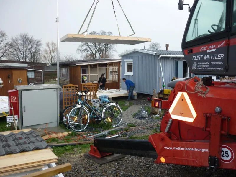 Ein im Bau befindlicher Wintergarten. Foto von der Mannhart Holzbau AG