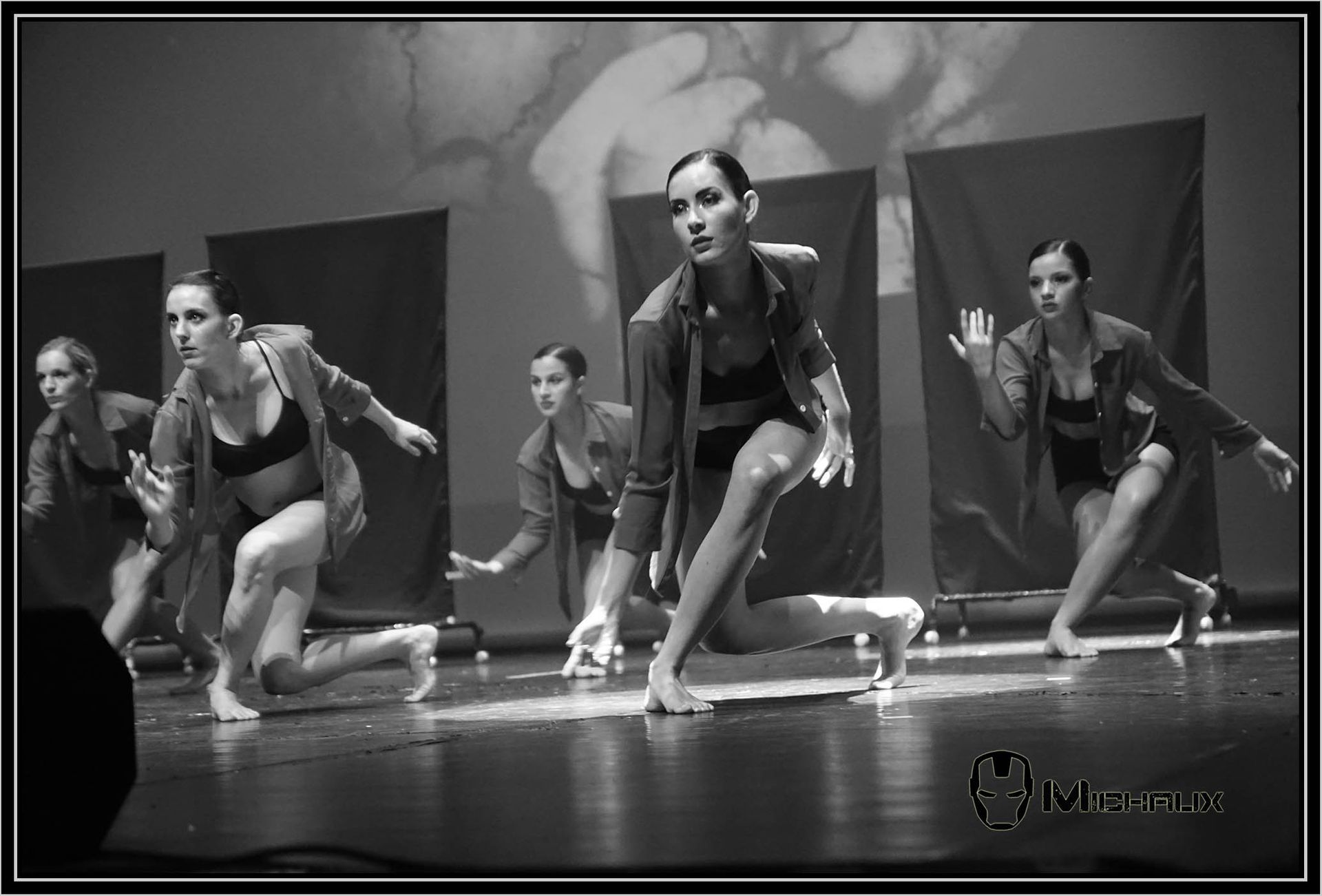 Groupe de femmes en train de danser