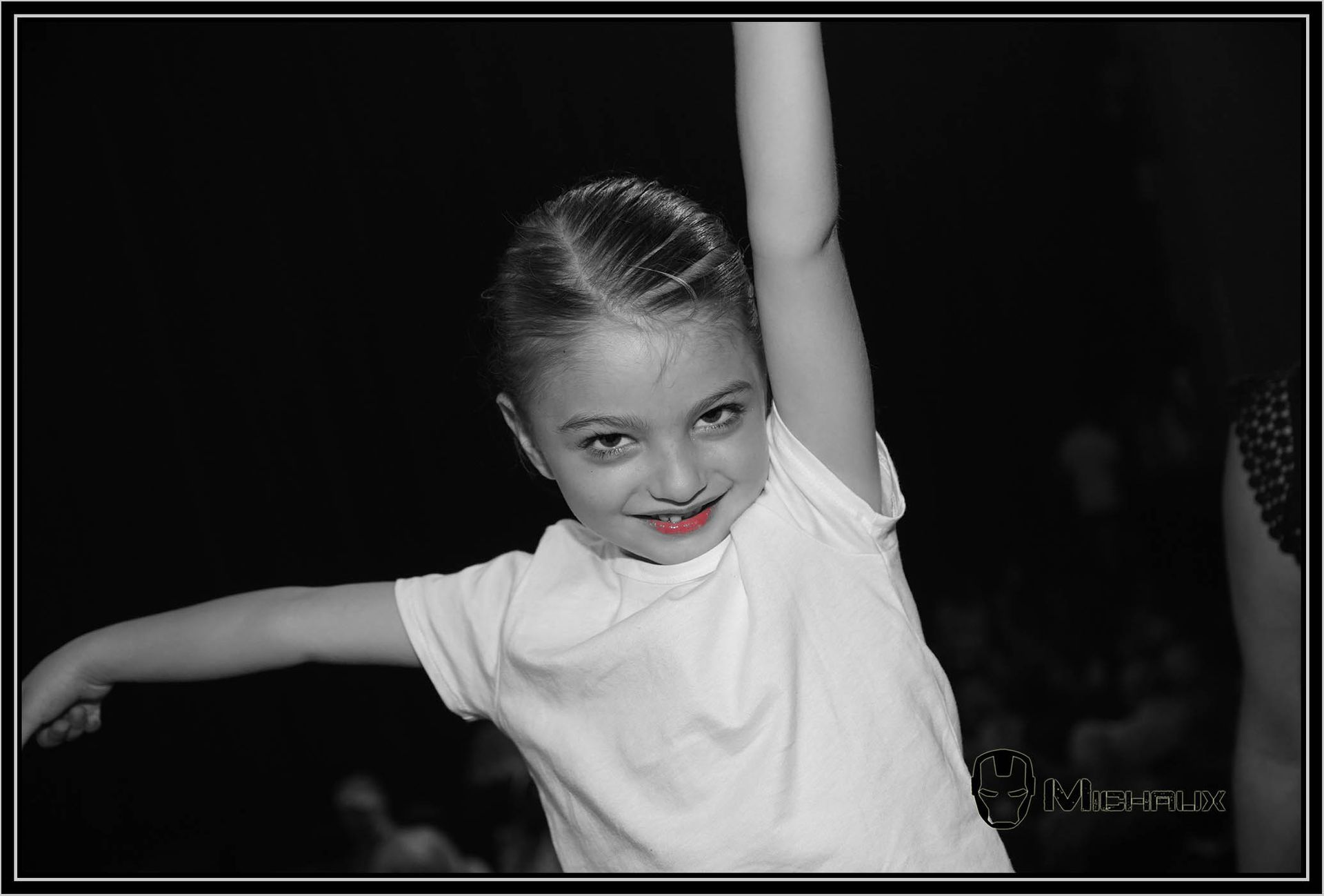 Petite fille qui danse
