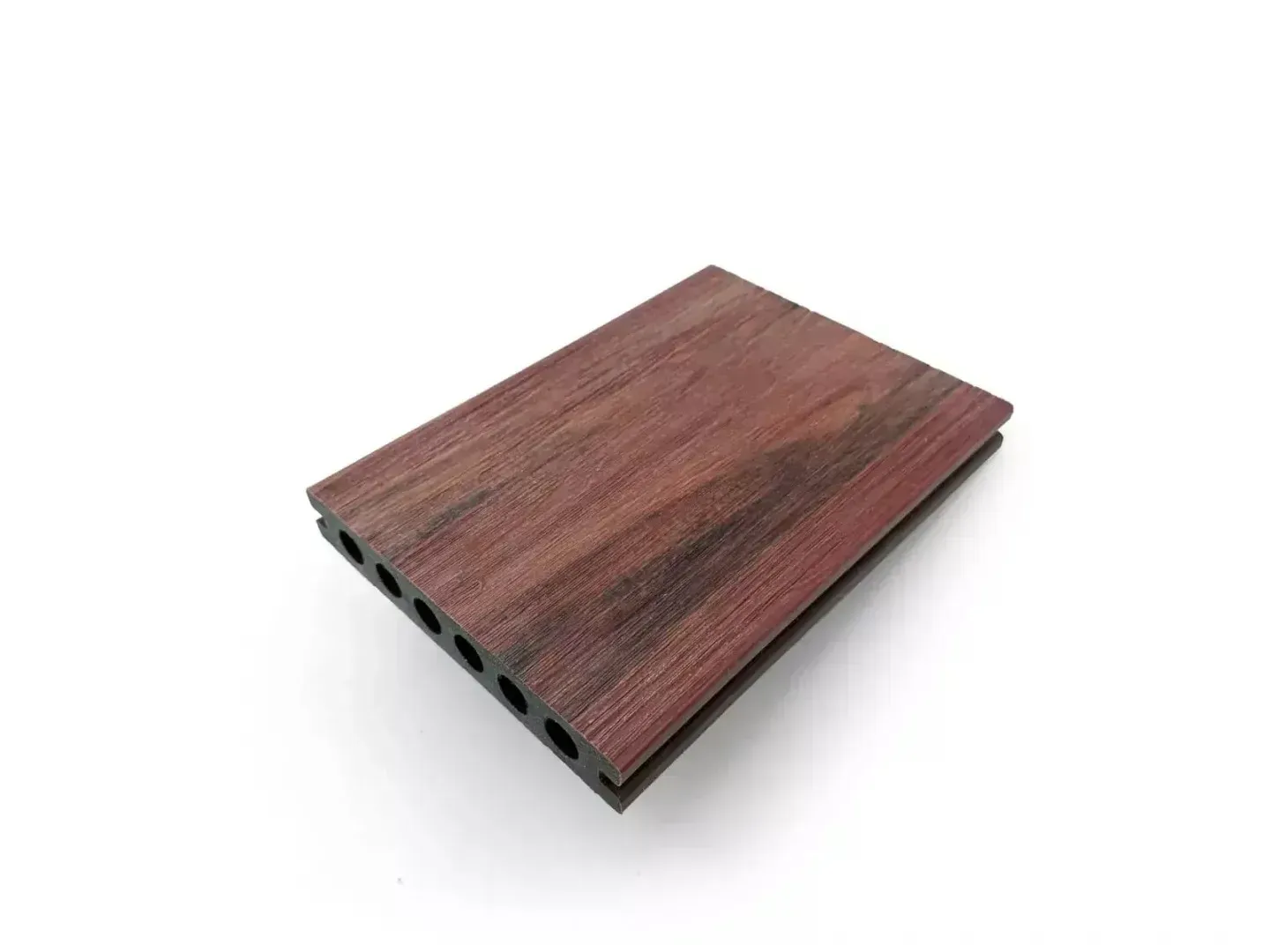 Tarima compuesta con vetas de madera marrón sobre fondo blanco