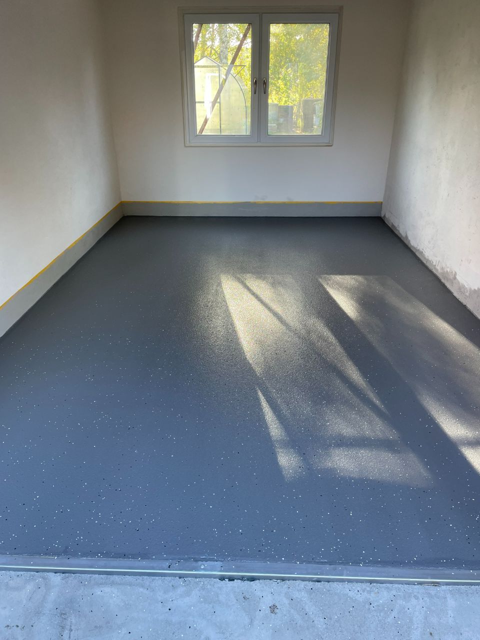 Bodenbeschichtung in Blau, ausgeführt von der Firma Stefanie Fünfstück-Herold