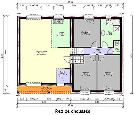 Plan de la maison à étage avec allée descendant vers le garage en sous-sol