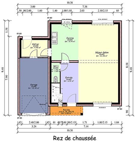 Plan de la maison à étage avec porte d'entrée sous auvent