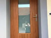 porte en bois et verre