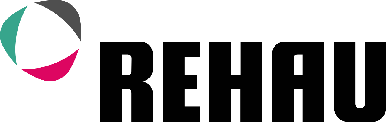 Das Firmenlogo von Rehau: ein kreisförmiges Symbol mit türkisfarbenen, grauen und magentafarbenen Segmenten neben dem schwarzen Text „REHAU“.
