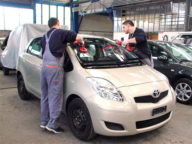 front scheibe wechseln - Carrosseriewerke AG - Biel-Nidau
