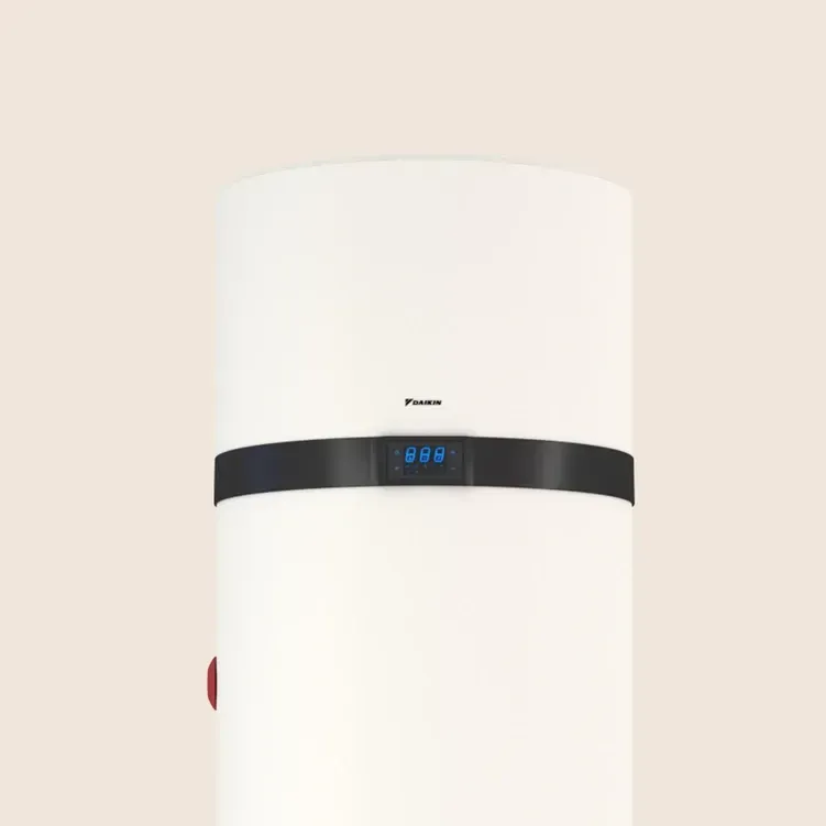 Chauffe-eau blanc et noir Daikin.