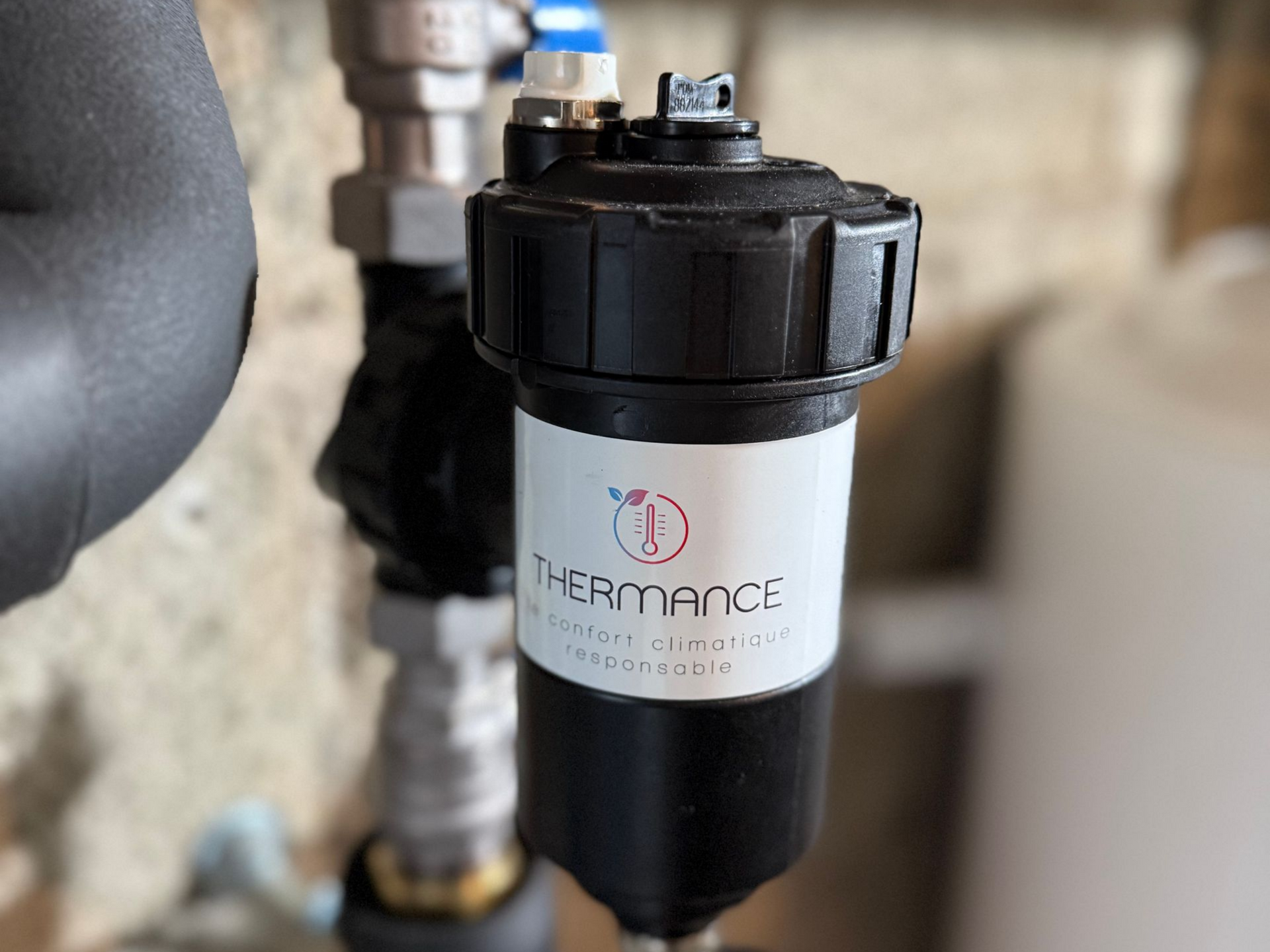 Filtre magnétique anti boue pour réseau de chauffage