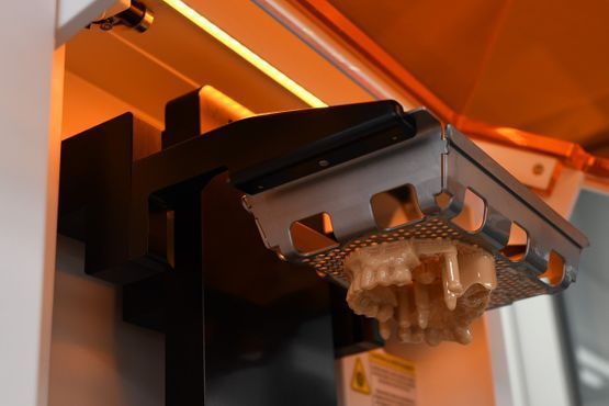 3D Drucker: Alle Herstellungsprozesse in unserem Labor entsprechen dem hohen Qualitätsmanagement der schweizerischen Medizinprodukte-Verordnung (MepV).