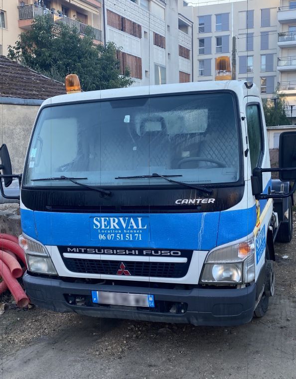 Face avant d'un camion-benne